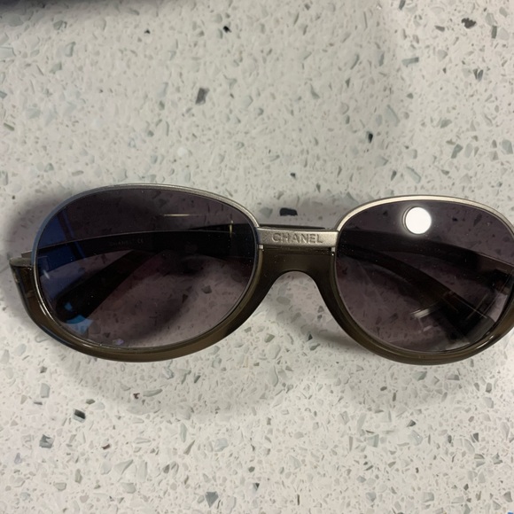 Vintage Chanel women’s sun glasses! Must buy sale
